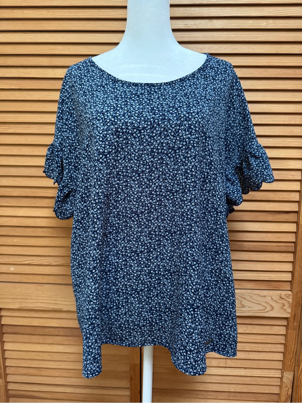 Floral Flutter-Sleeve Top by Michael Kors Size Large Cottagecore Coquette Preppy